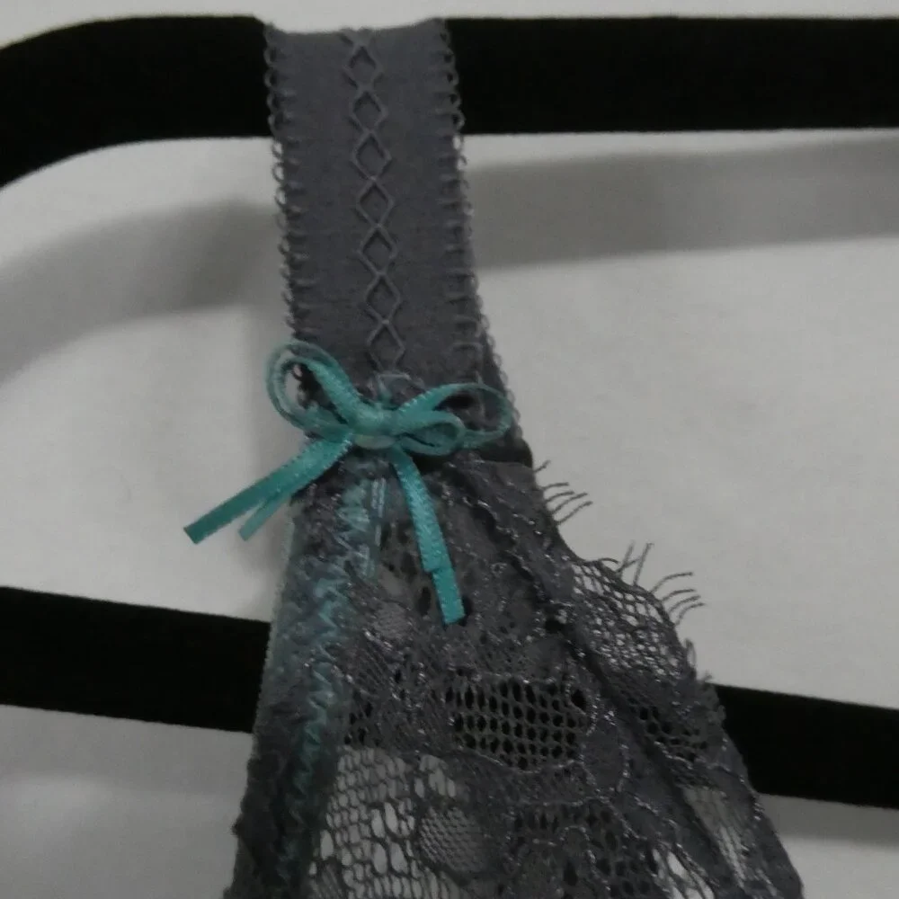 AG - ASHLEY GRAHAM | 40 DDD | Elegant Grey and Turquoise Lace Patterned Bra - Picture 6 of 16